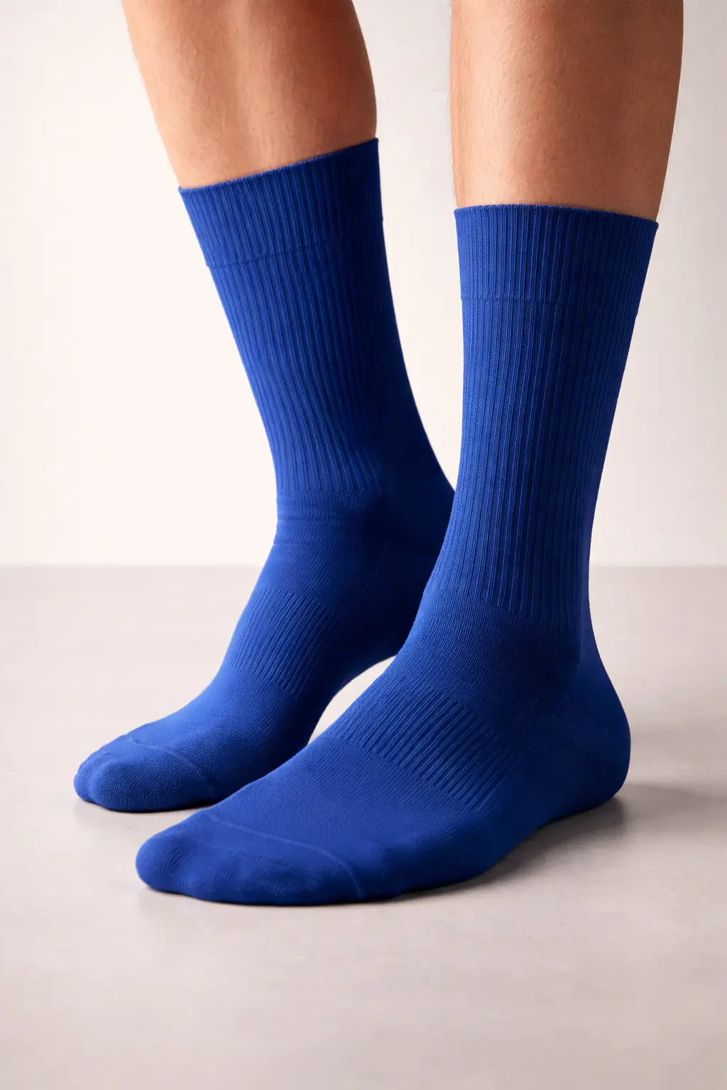 Custom socks manufacturer for sportswear and streetwear collections